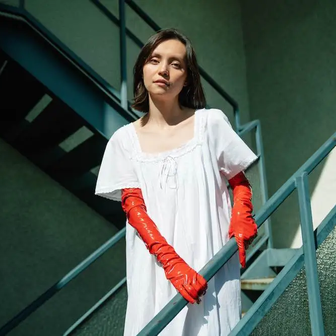 Drifting Toward the Glow: Sea Lemon’s Tender Gravity